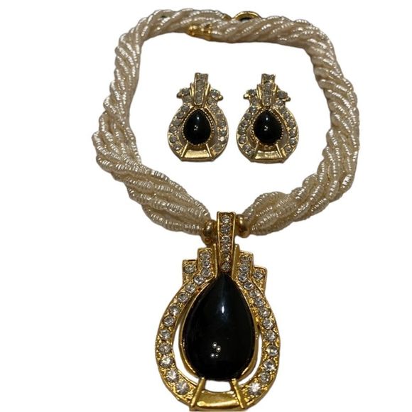 Vintage Multi Strand Pearl Choker Necklace And Earrings - Picture 3 of 12